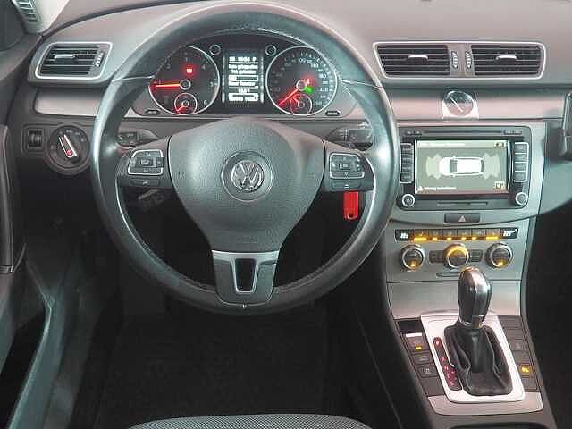 Volkswagen Passat Variant Comfortline 2.0TDI DSG TÜV bis 11/2025 Pano AHK Kamera