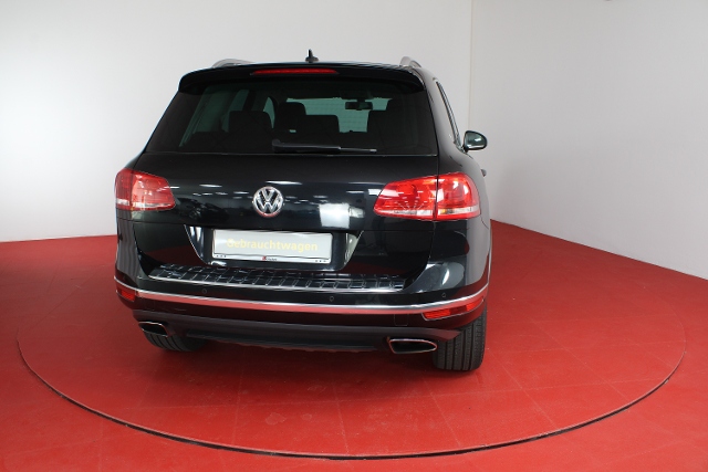 Volkswagen Touareg R-Line §$ 3.0TDI TÜV bis 04/2025 Leder Kamera